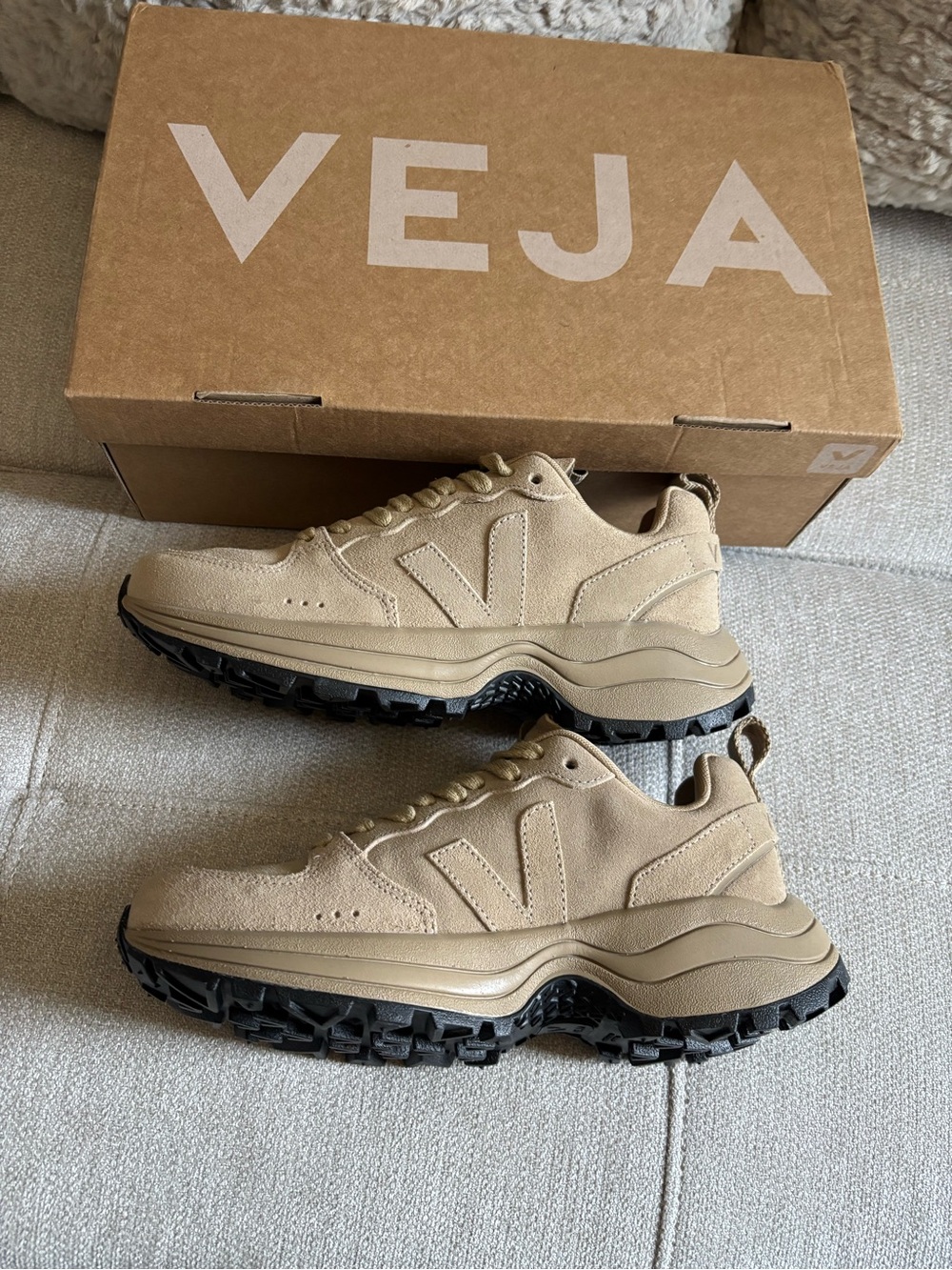Veja Venturi Suede Low-Top Sneakers in Sahara Beige